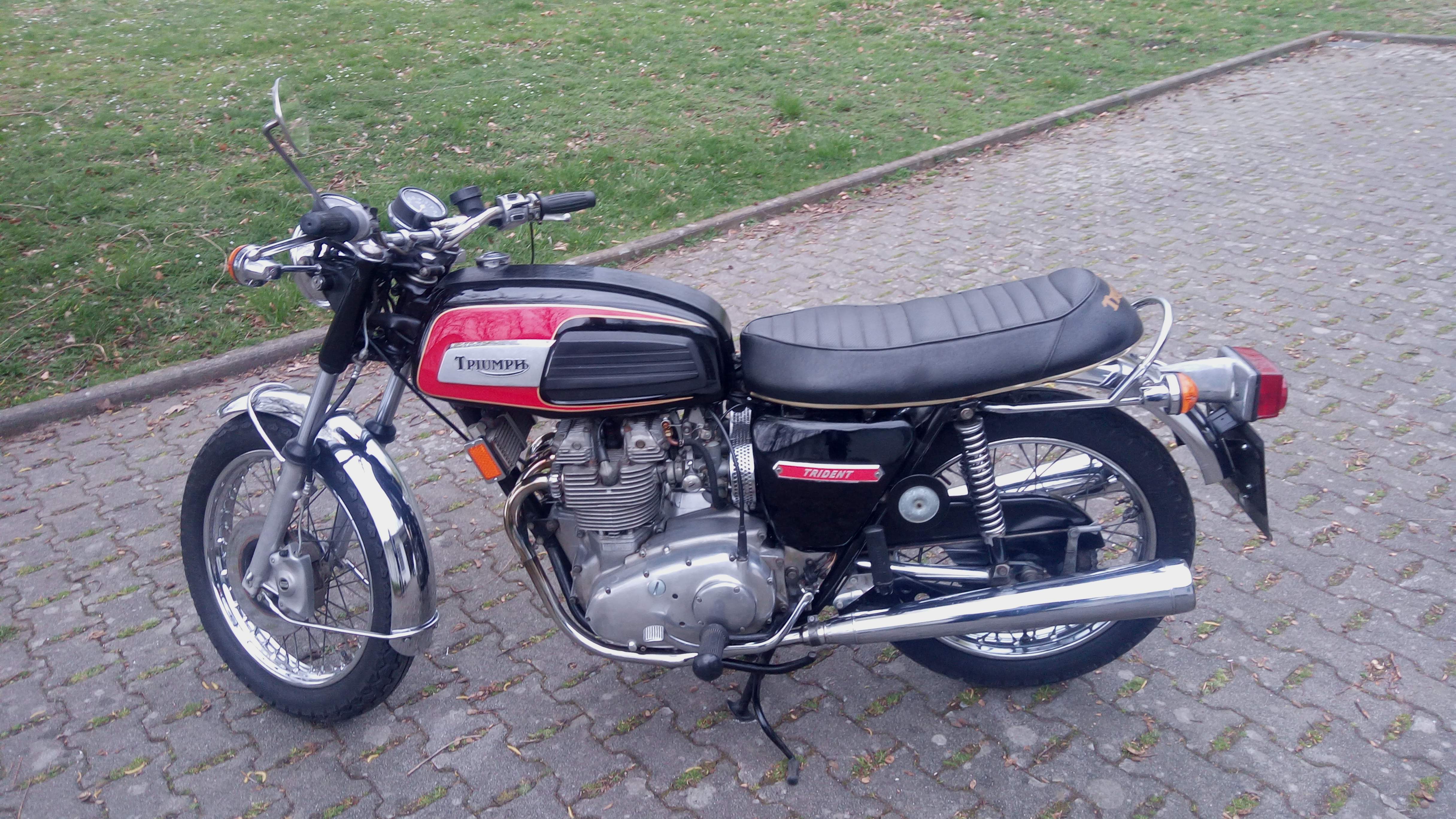 Triumph Trident T150V